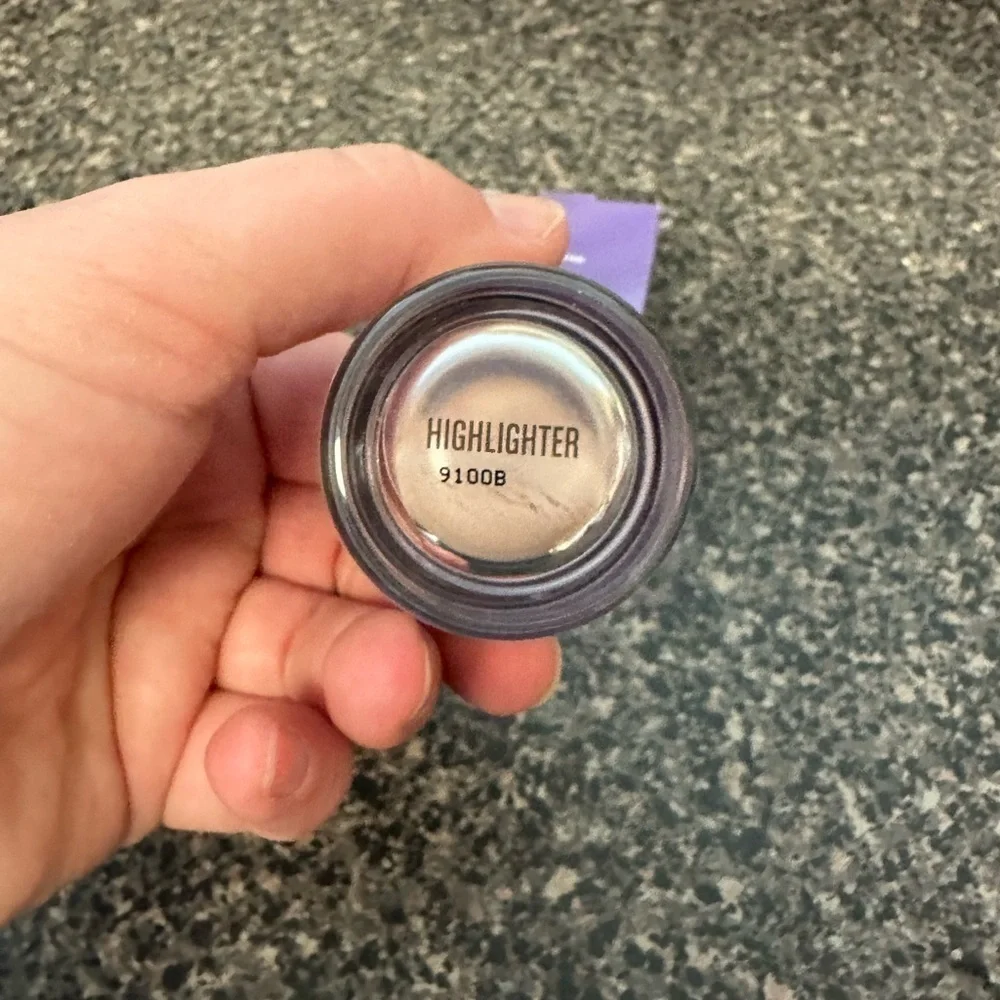 Younique Beachfront Highlighter
